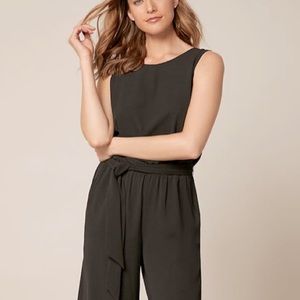 LAST CHANCE 🎉3 for $25 - RW&Co black crepe jumpsuit with wide legs Size XS